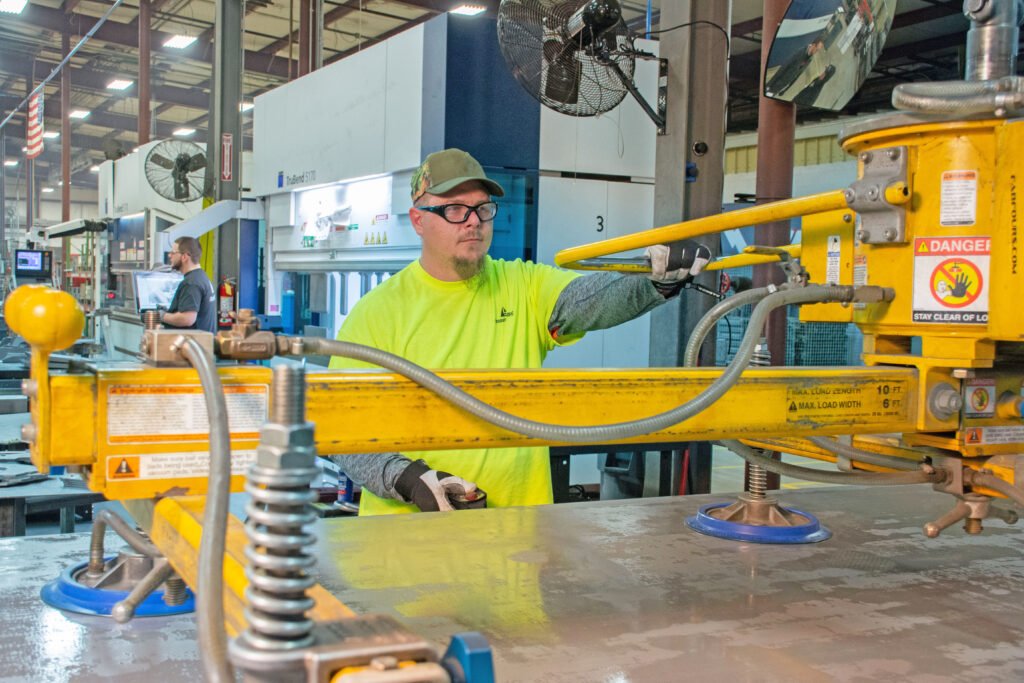 service-1 machine operator 1024x683